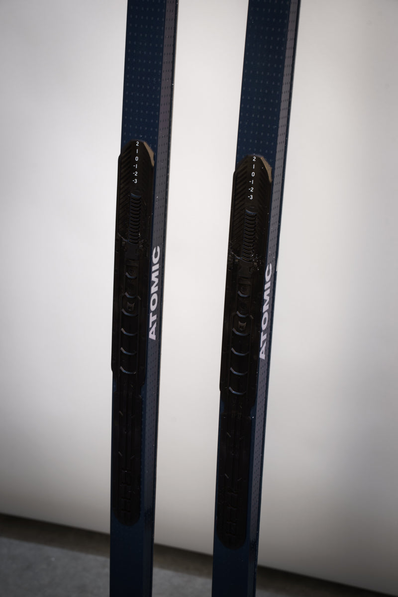 Load image into Gallery viewer, Atomic Redster C8 Skintec Ski Set