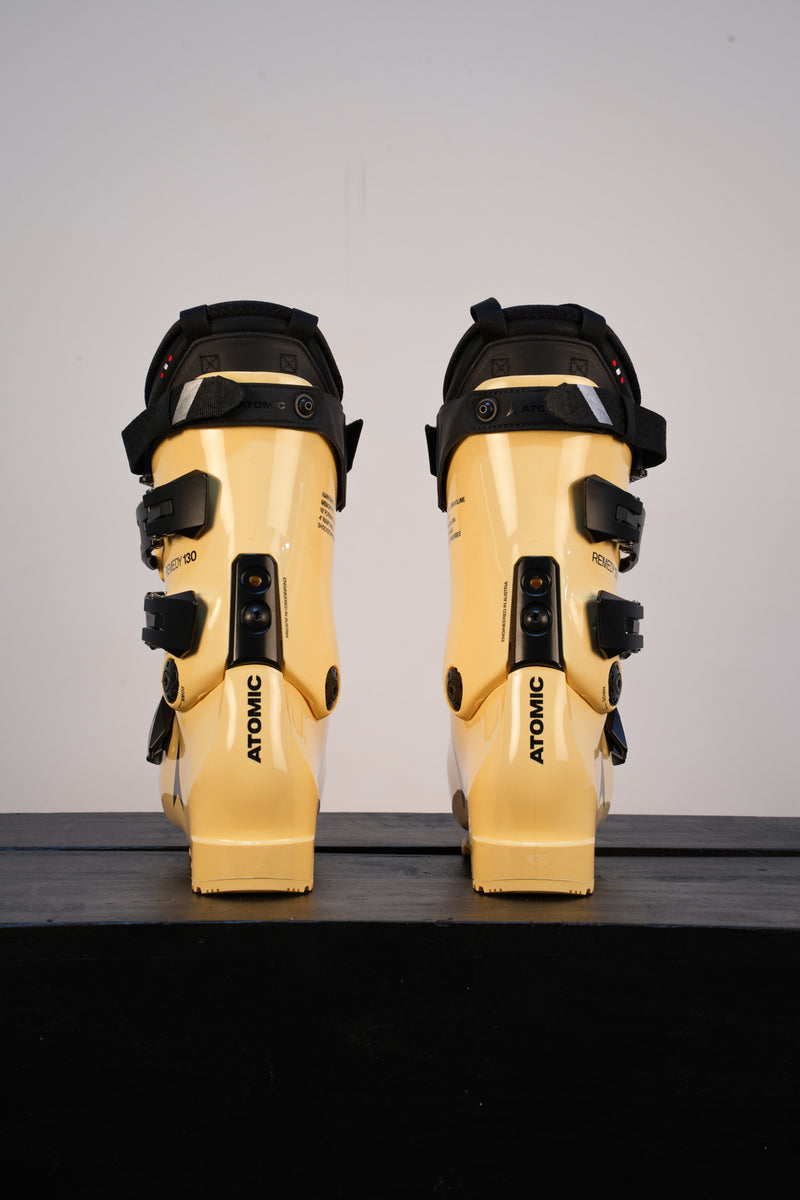 Load image into Gallery viewer, Atomic Remedy 130 Ski Boot 2027