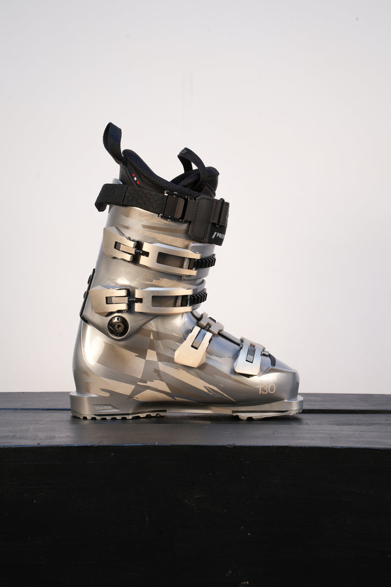 Load image into Gallery viewer, Atomic Remedy 130 LTD Ski Boot 2027