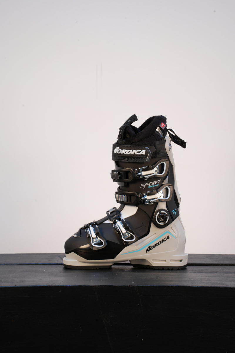Load image into Gallery viewer, Nordica Women's Sportmachine 3 75 Ski Boot 2027