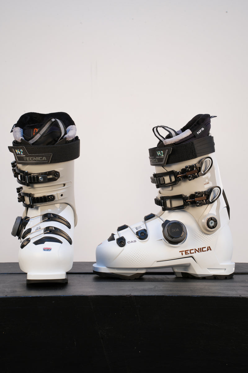 Load image into Gallery viewer, Tecnica Women's Mach BOA 95 MV GW Ski Boot 2027