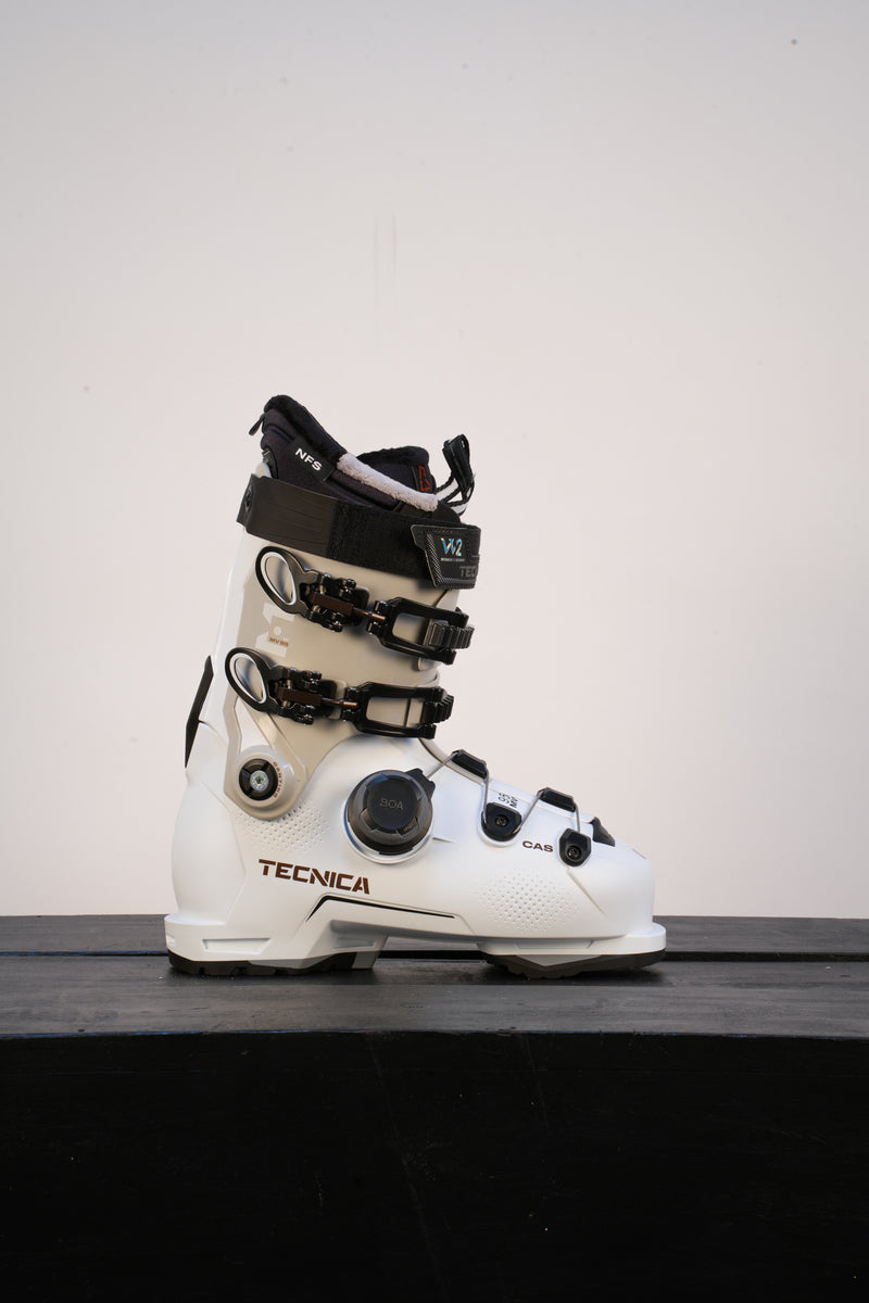 Load image into Gallery viewer, Tecnica Women's Mach BOA 95 MV GW Ski Boot 2027