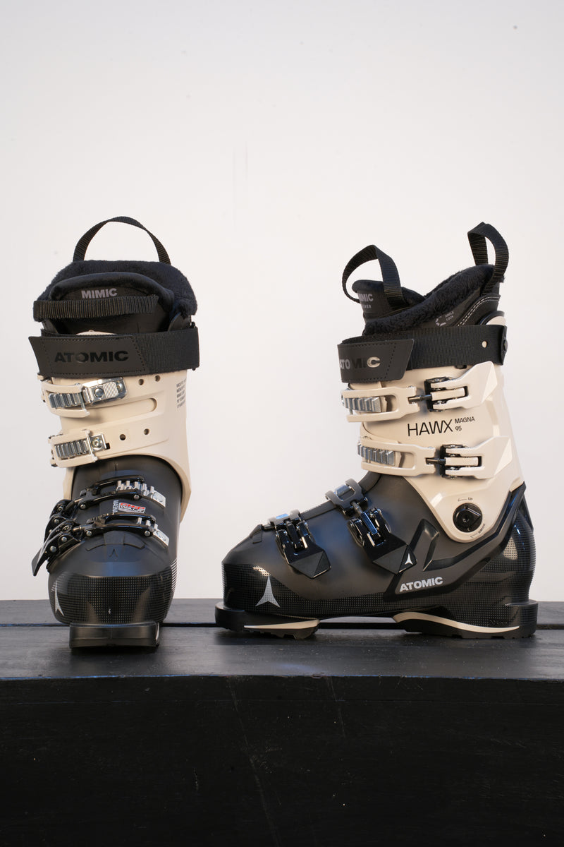 Load image into Gallery viewer, Atomic Women's Hawx Magna 95 Ski Boot 2026