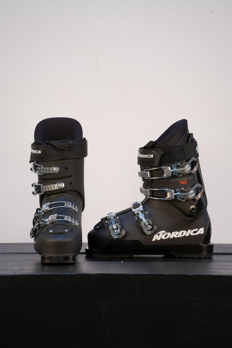 Load image into Gallery viewer, Nordica Dobermann 70 Jr. Race Boot 2027