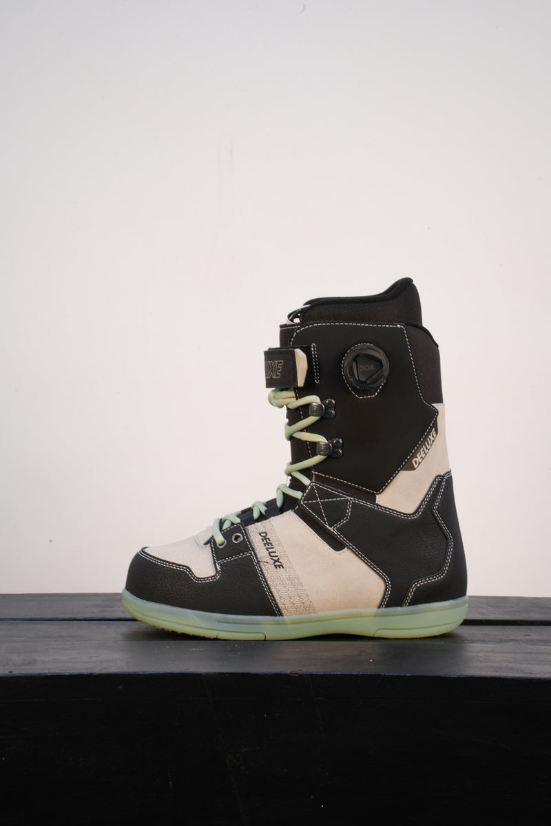 Load image into Gallery viewer, Deeluxe DNA Snowboard Boot 2026