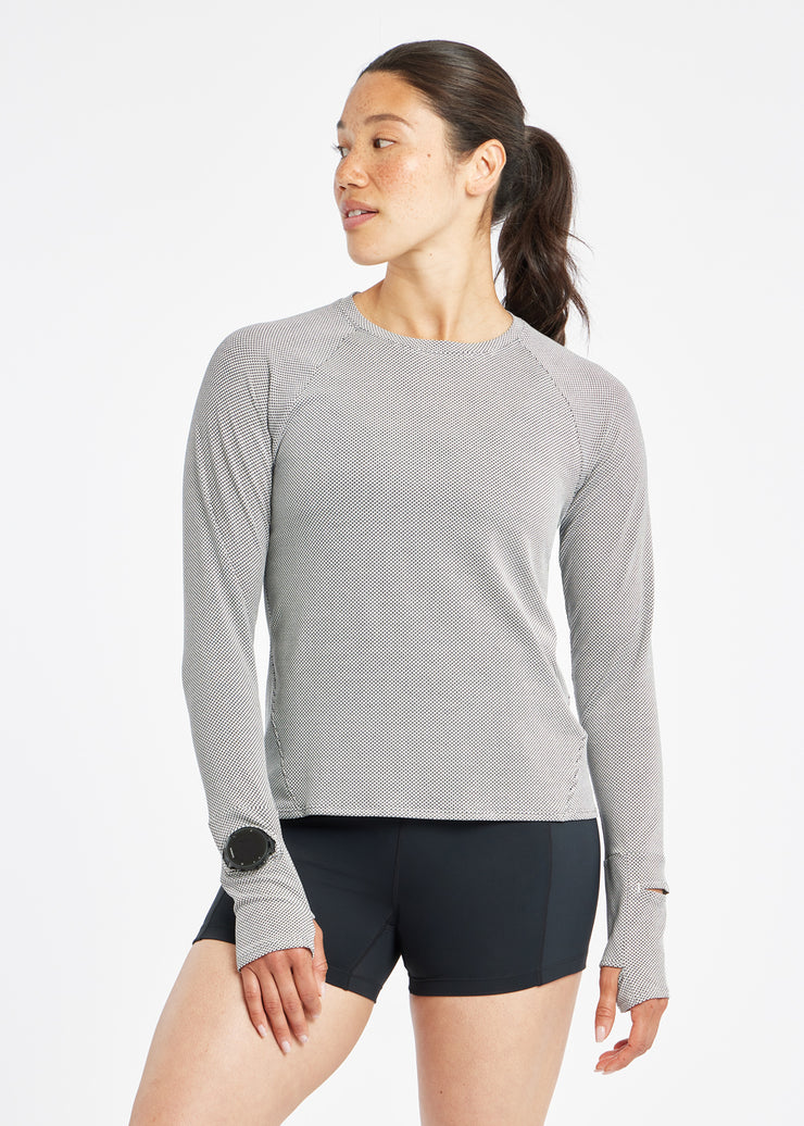 Load image into Gallery viewer, Oiselle W Flyout LS