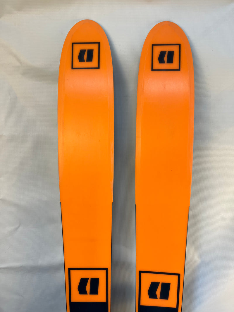 Load image into Gallery viewer, Demo Armada White Walker 121 183cm Ski w/ Marker Griffon 13 Demo