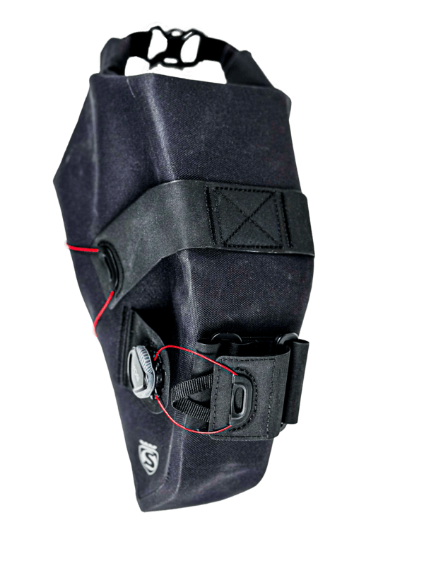 Load image into Gallery viewer, Silca Grinta Roll Top Saddle Bag - 2-5L
