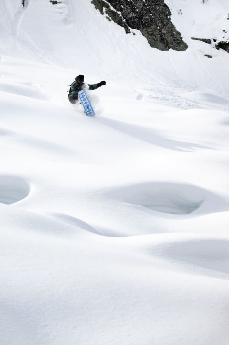 Load image into Gallery viewer, GNU 4x4 Snowboard 2025