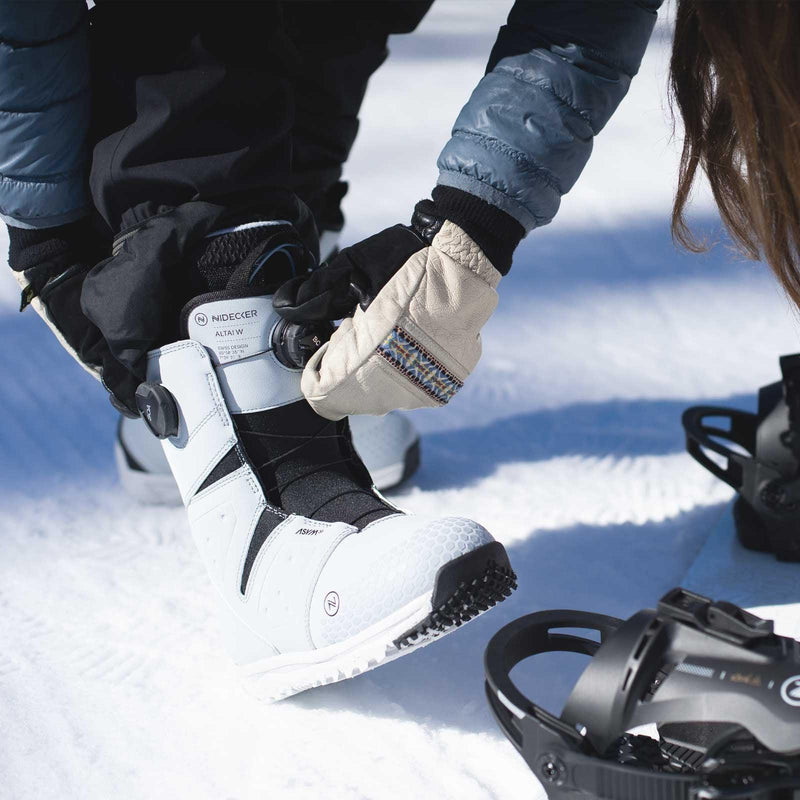 Load image into Gallery viewer, Nidecker Women's Altai Snowboard boot 2024 - Gear West
