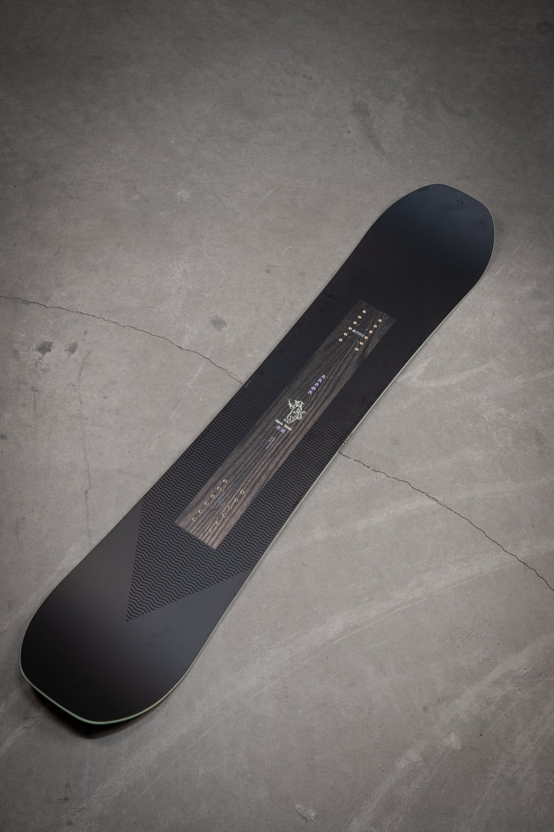 Load image into Gallery viewer, Arbor Women&#39;s Kuro Neko Snowboard 2026
