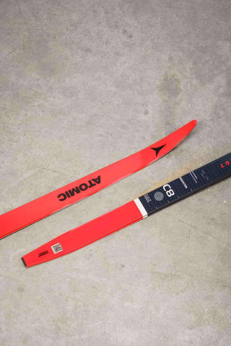 Load image into Gallery viewer, Atomic Redster C8 Skintec Ski Set

