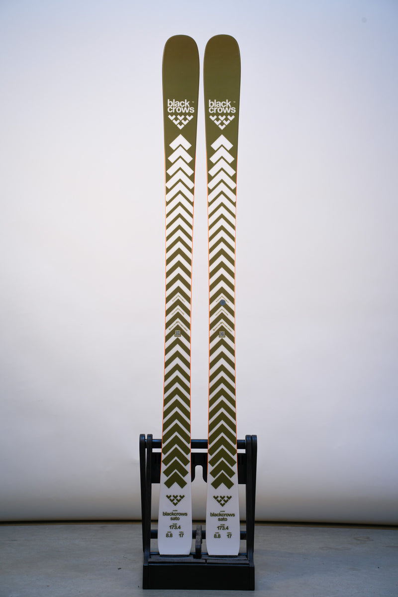 Load image into Gallery viewer, Black Crows Sato Ski 2027
