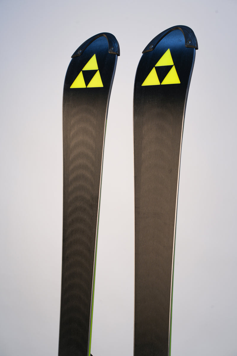 Load image into Gallery viewer, Fischer RC4 Noize SL Jr. M/O-Plate Jr. Race Ski 2027 (Bindings Not Included)
