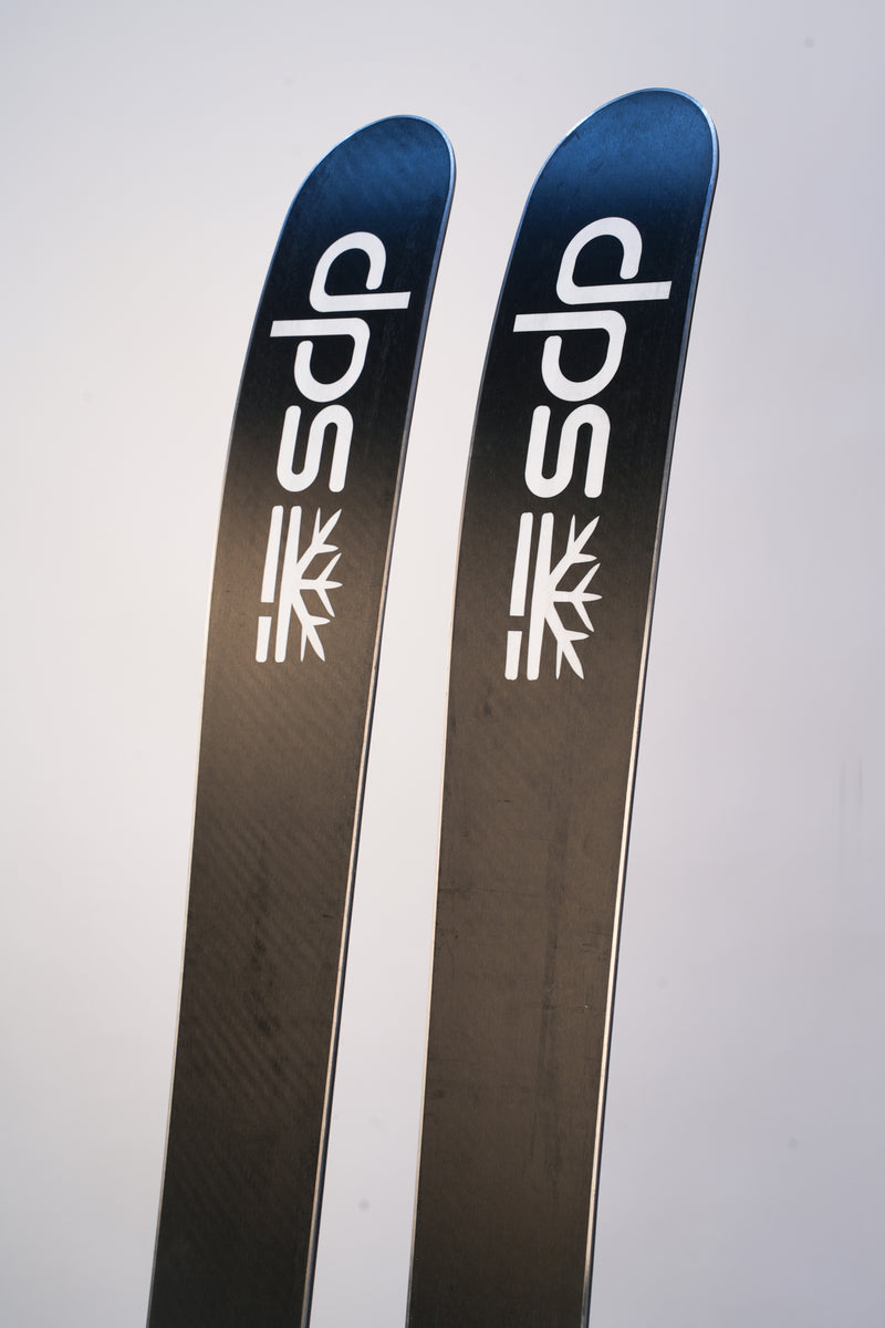 Load image into Gallery viewer, DPS Foundation 99 Grom Junior Skis
