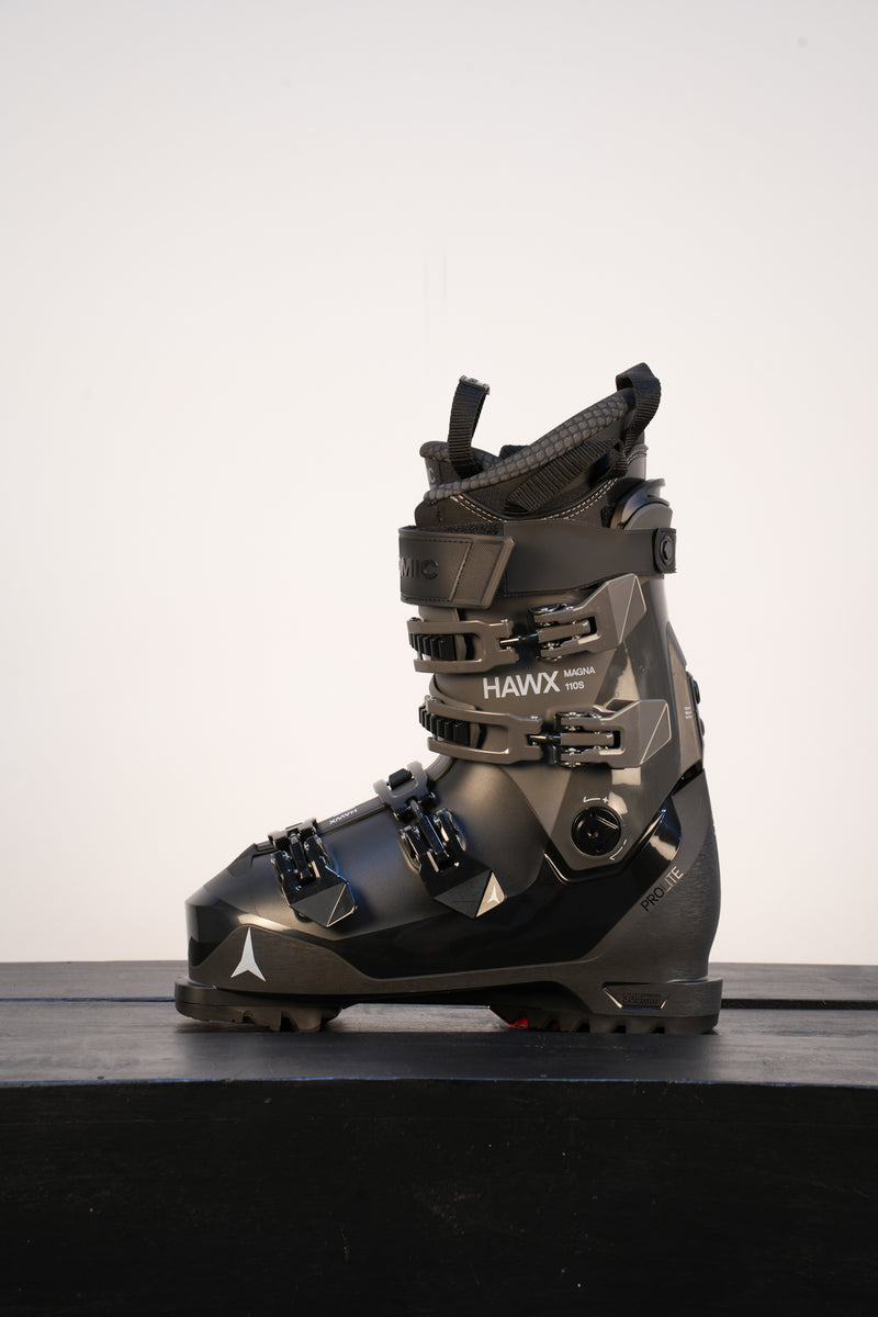 Load image into Gallery viewer, Atomic Hawx Magna 110 S Ski Boot 2027
