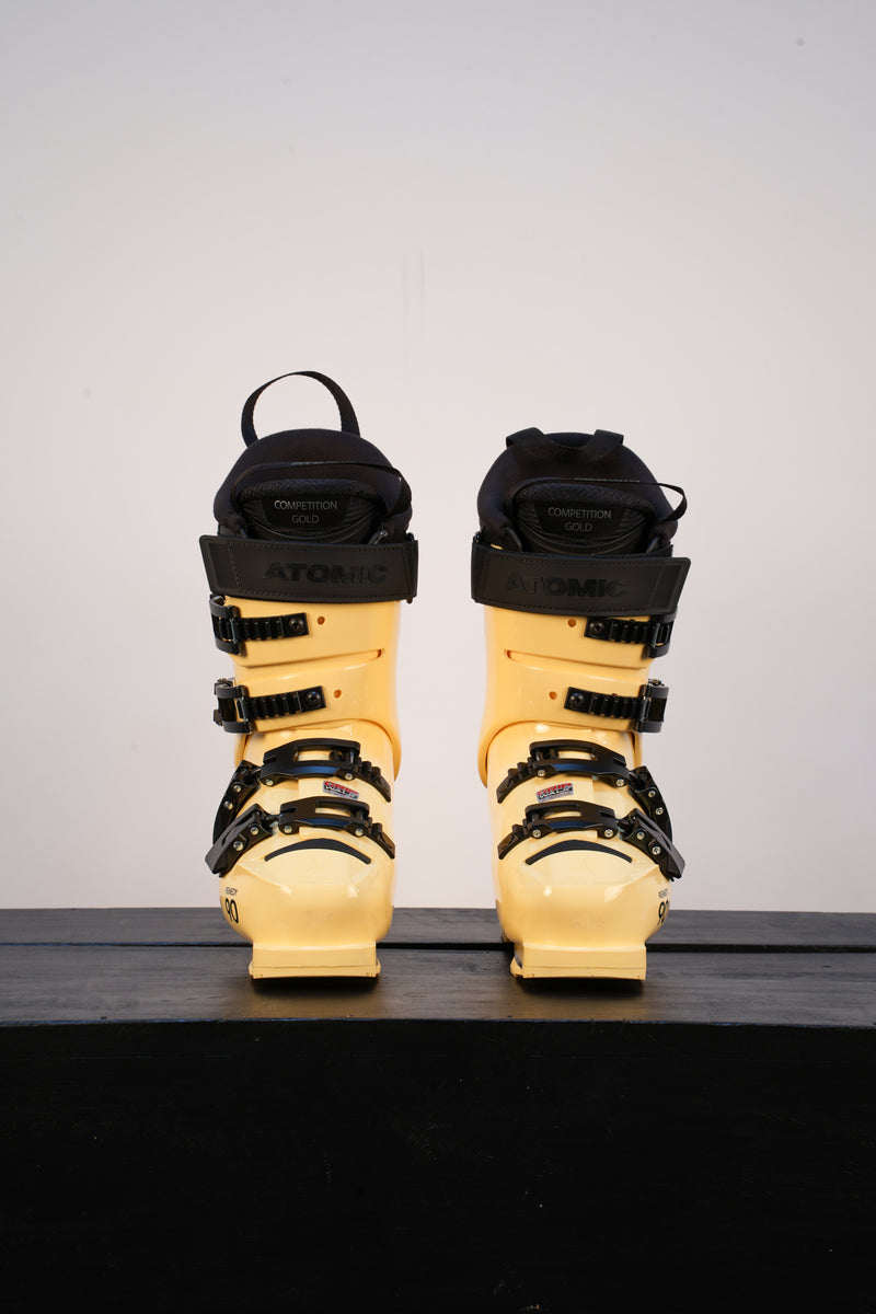Load image into Gallery viewer, Atomic Remedy 90 LC Ski Boot 2027
