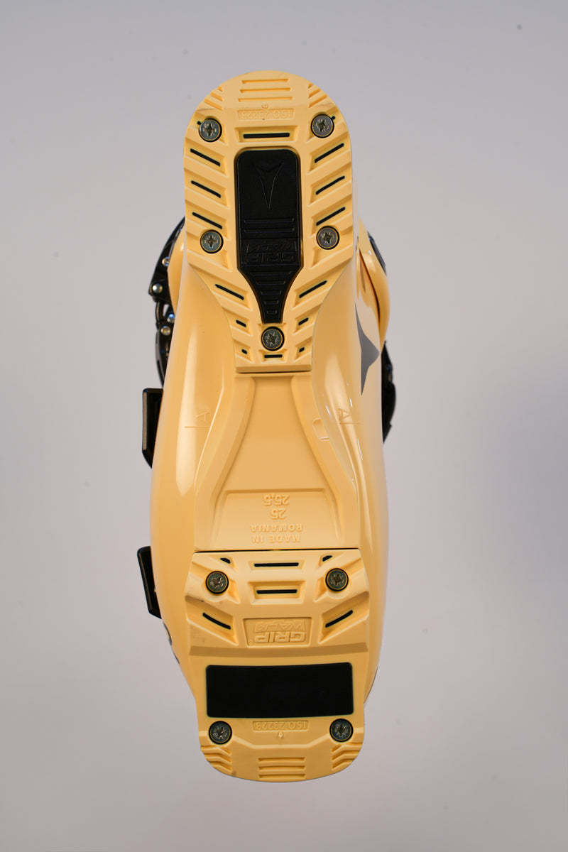 Load image into Gallery viewer, Atomic Remedy 90 LC Ski Boot 2027

