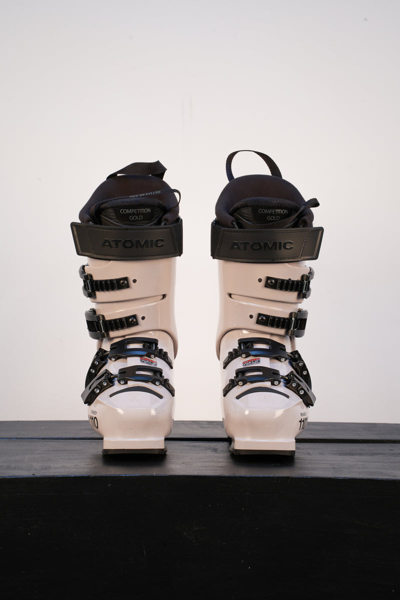 Load image into Gallery viewer, Atomic Remedy 110 Ski Boot 2027
