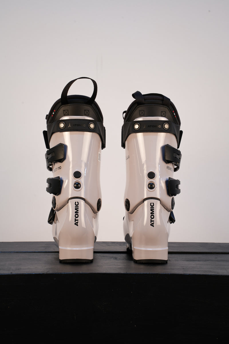 Load image into Gallery viewer, Atomic Remedy 110 Ski Boot 2027
