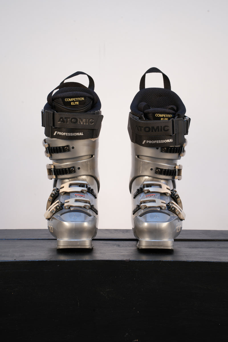 Load image into Gallery viewer, Atomic Remedy 130 LTD Ski Boot 2027
