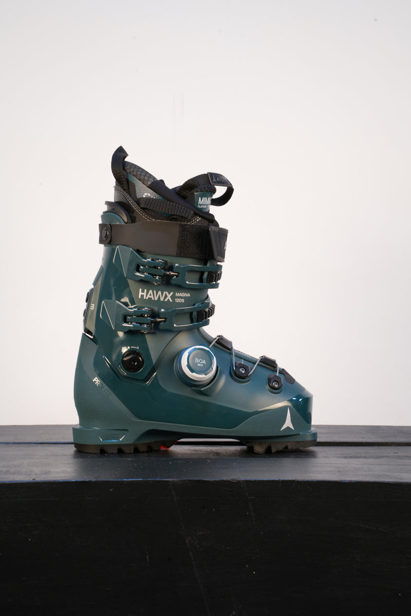 Load image into Gallery viewer, Atomic Hawx Magna 120 S BOA Ski Boot 2027
