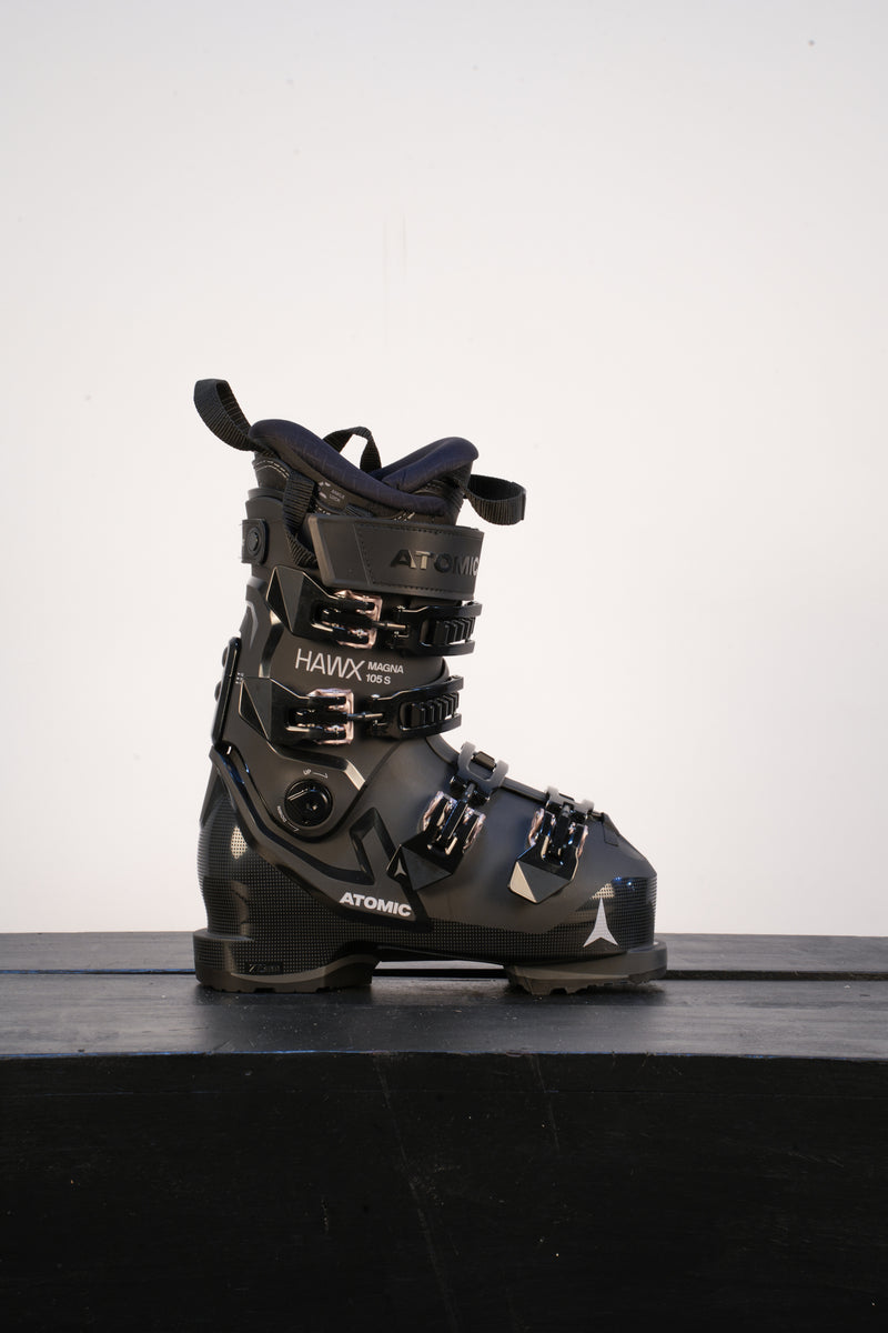 Load image into Gallery viewer, Atomic Women's Hawx Magna 105 S Ski Boot 2027
