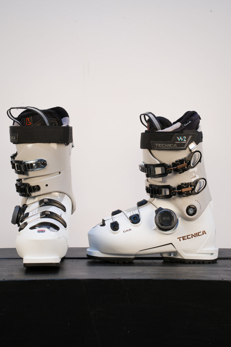 Load image into Gallery viewer, Tecnica Women's Mach BOA HV 95 Ski Boot 2026
