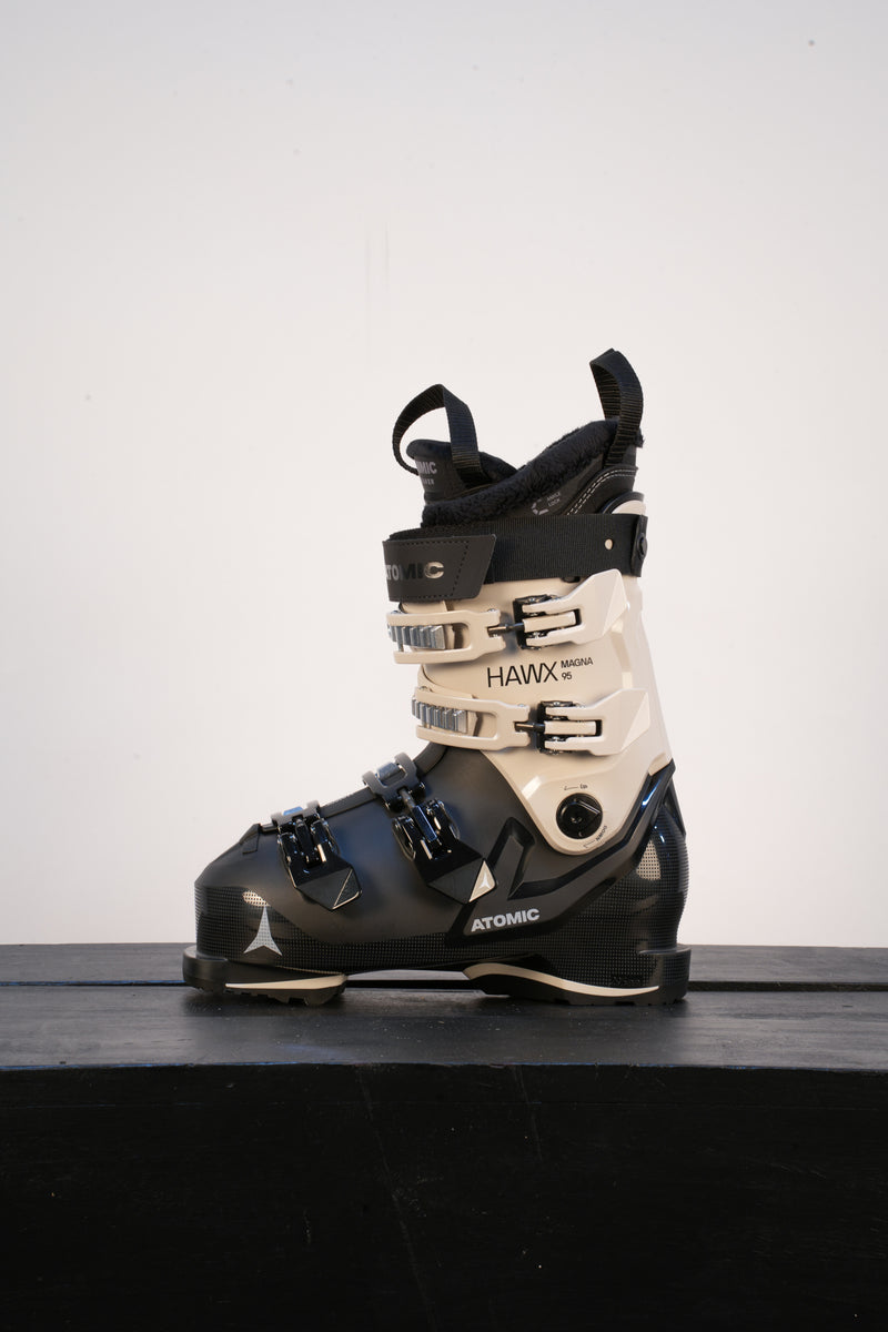 Load image into Gallery viewer, Atomic Women's Hawx Magna 95 Ski Boot 2026
