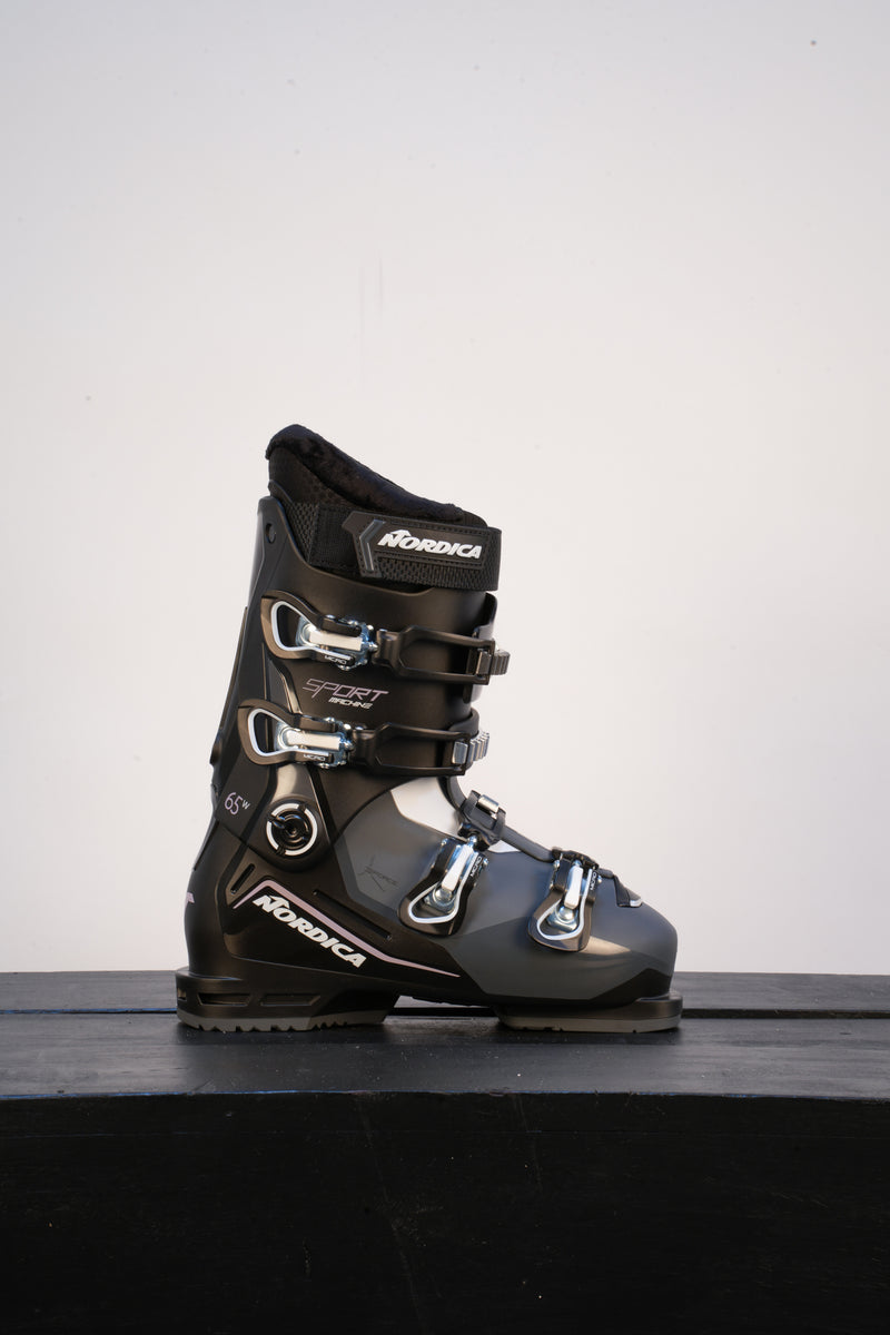 Load image into Gallery viewer, Nordica Women's Sportmachine 3 65 Ski Boot 2027
