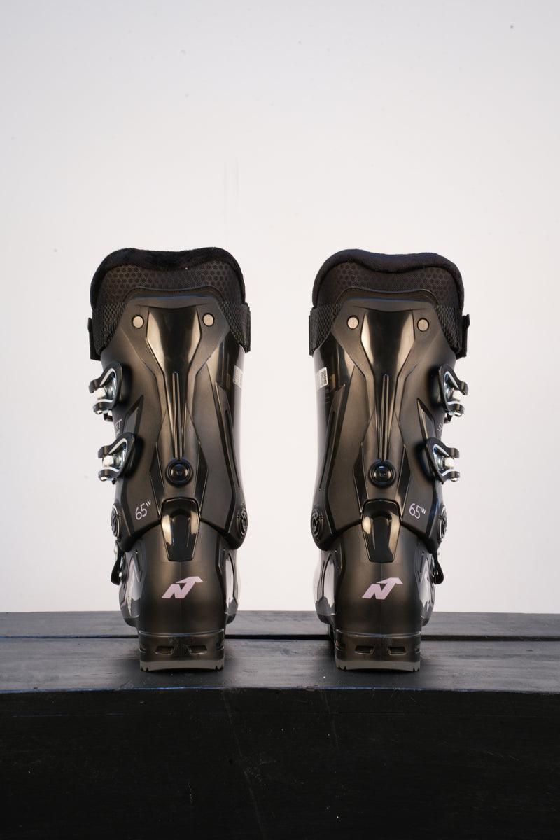 Load image into Gallery viewer, Nordica Women's Sportmachine 3 65 Ski Boot 2027
