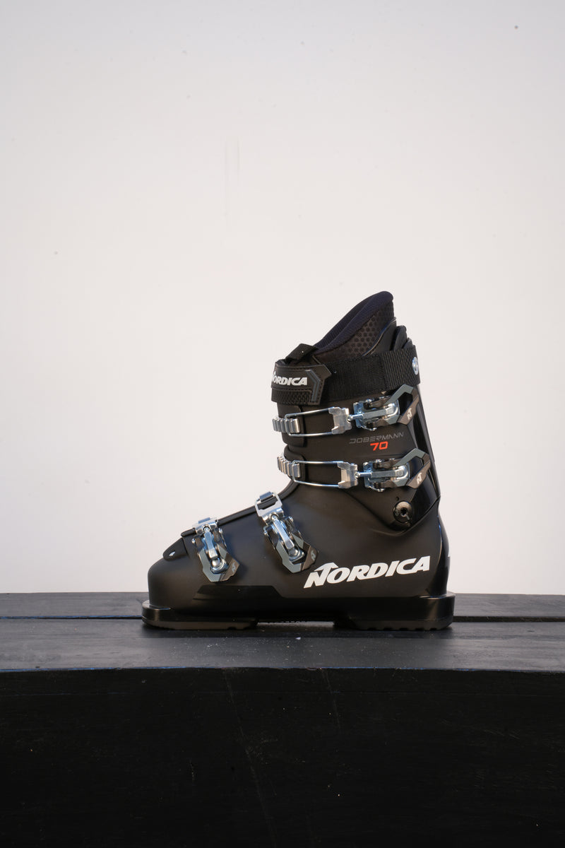 Load image into Gallery viewer, Nordica Dobermann 70 Jr. Race Boot 2027
