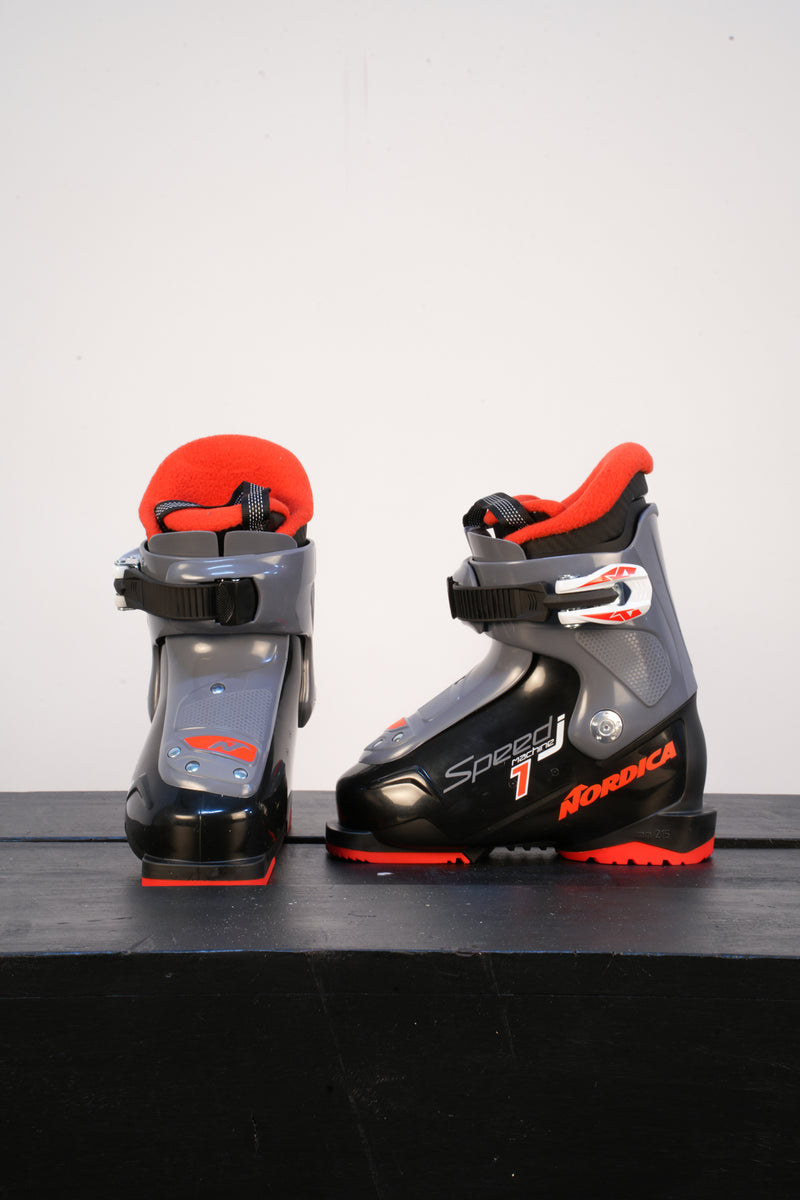 Load image into Gallery viewer, Nordica Speedmachine J1 Juniors Ski Boot 2027

