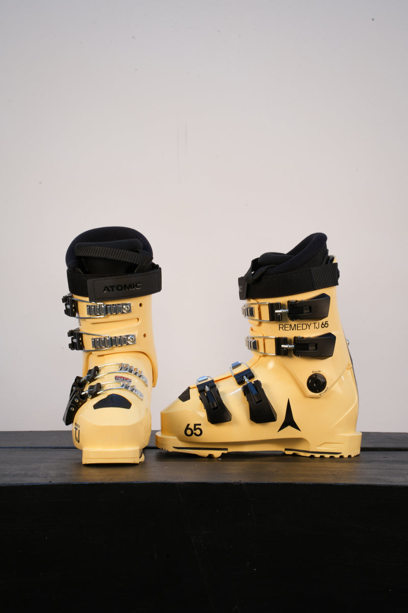 Load image into Gallery viewer, Atomic Remedy TJ 65 Ski Boot 2026
