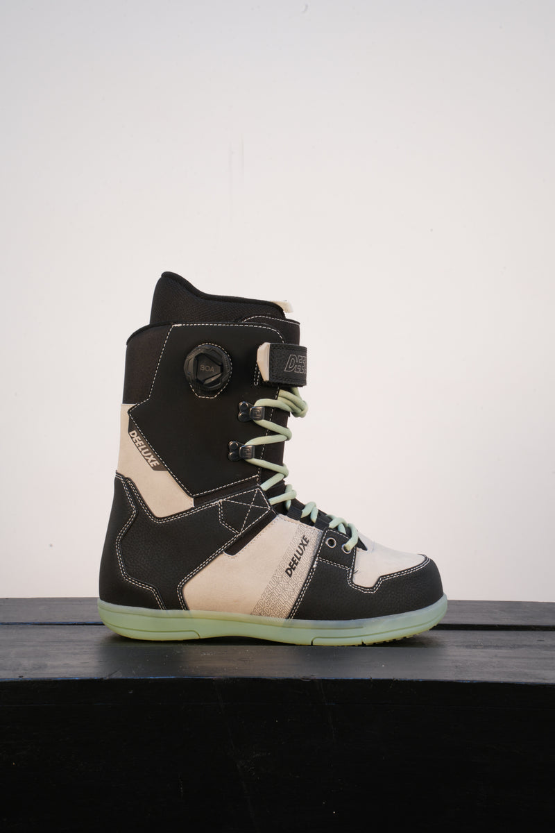 Load image into Gallery viewer, Deeluxe DNA Snowboard Boot 2026
