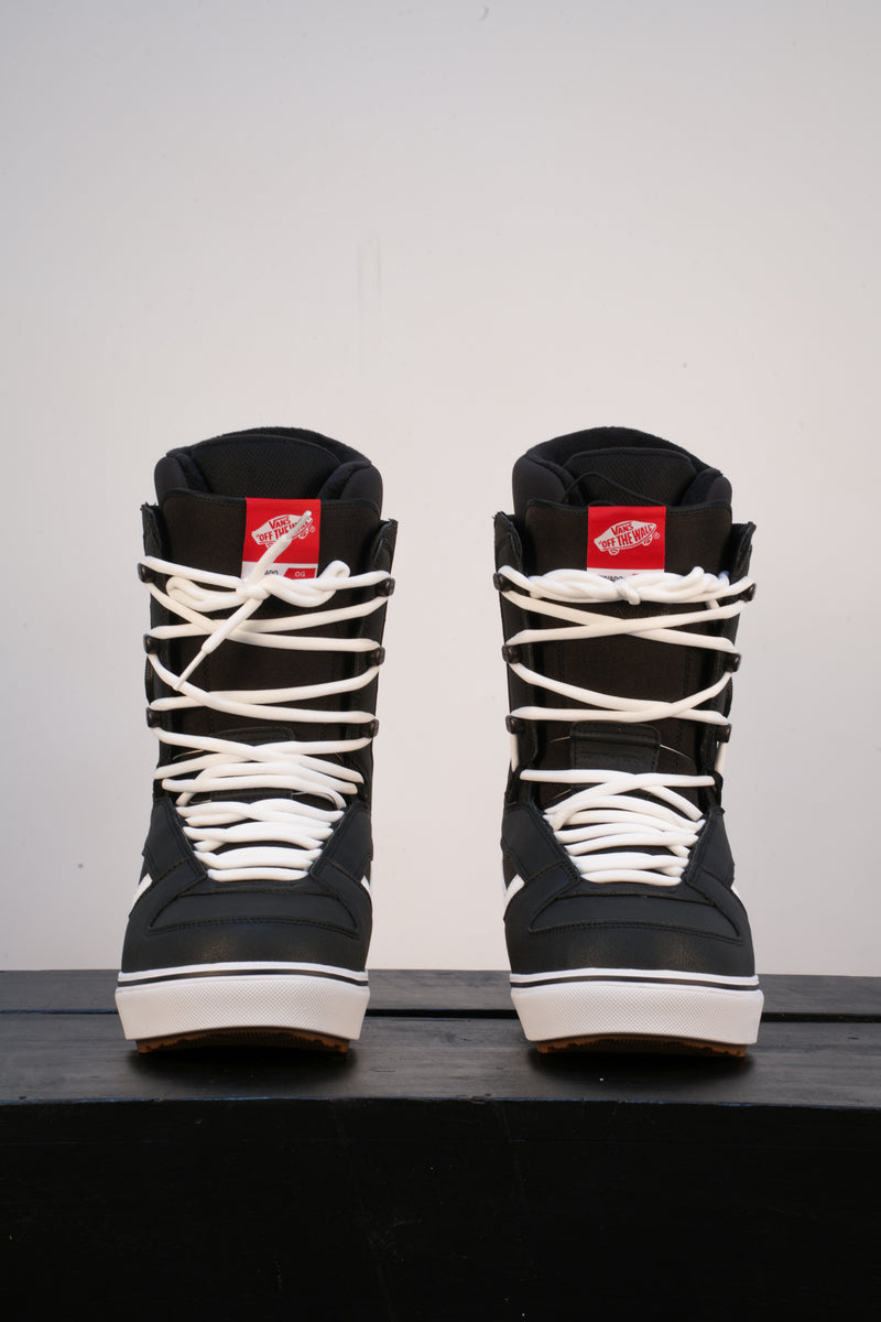 Load image into Gallery viewer, Vans Invado OG Snowboard Boot 2027
