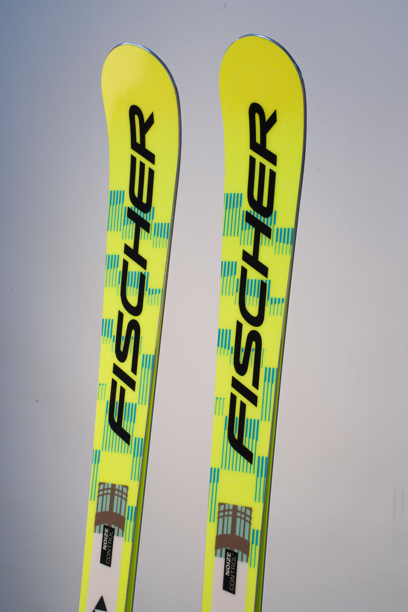 Load image into Gallery viewer, Fischer RC4 Noize GS M-Plate Jr. Race Ski 2027 (Bindings Not Included)
