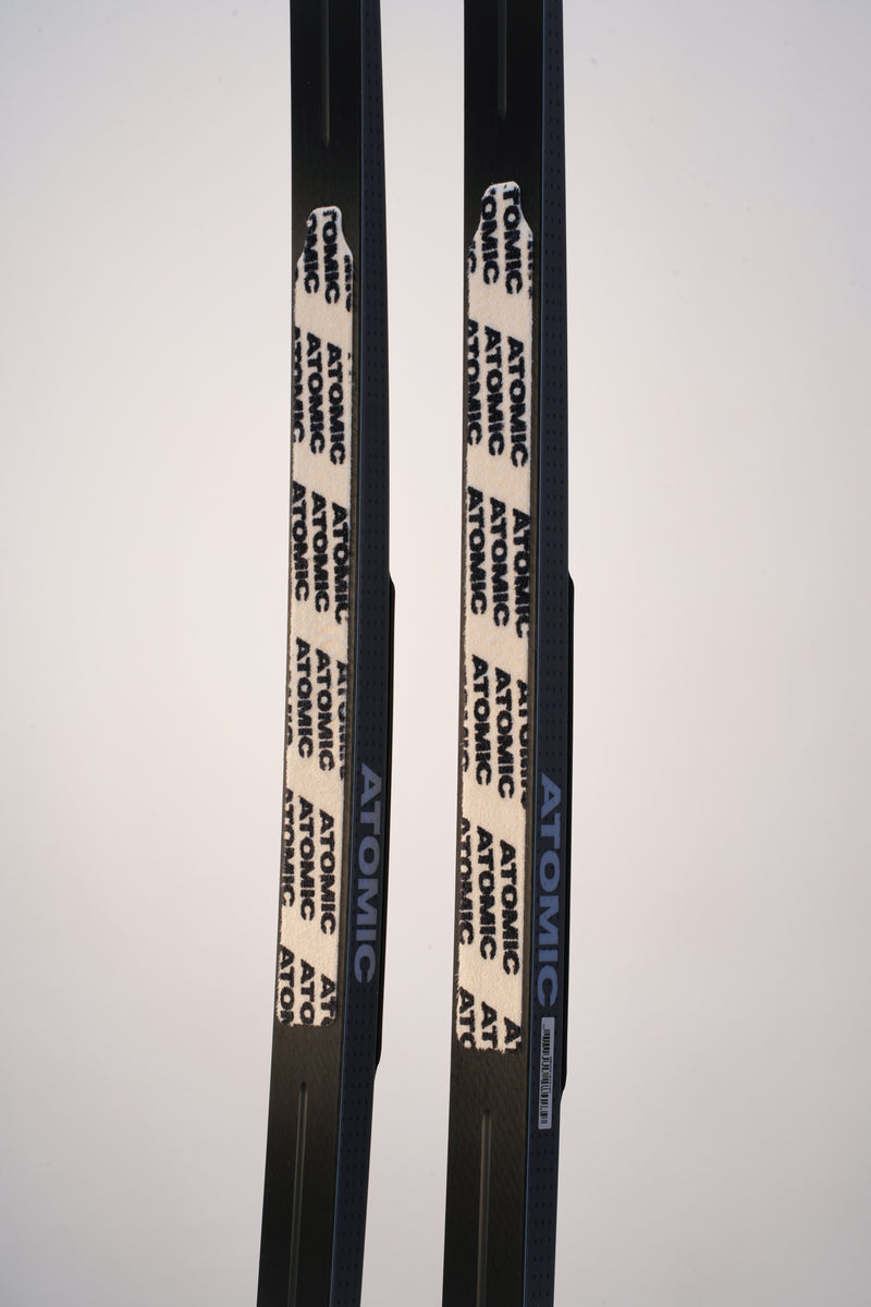 Load image into Gallery viewer, Atomic Redster C8 Skintec Ski Set
