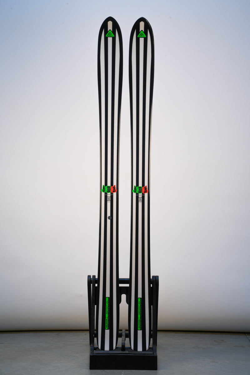 Load image into Gallery viewer, Salomon depart 01 Skis 2027
