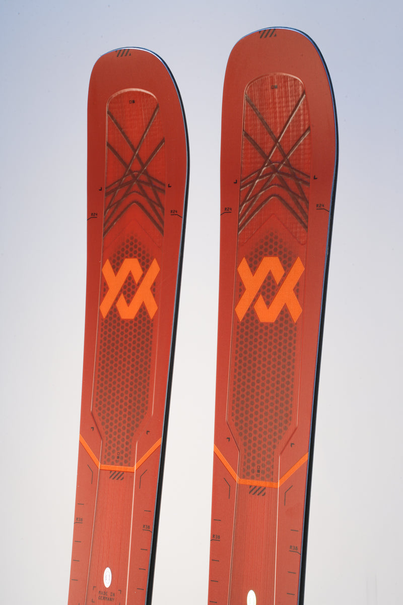 Load image into Gallery viewer, Volkl M7 Mantra Flat Skis 2027
