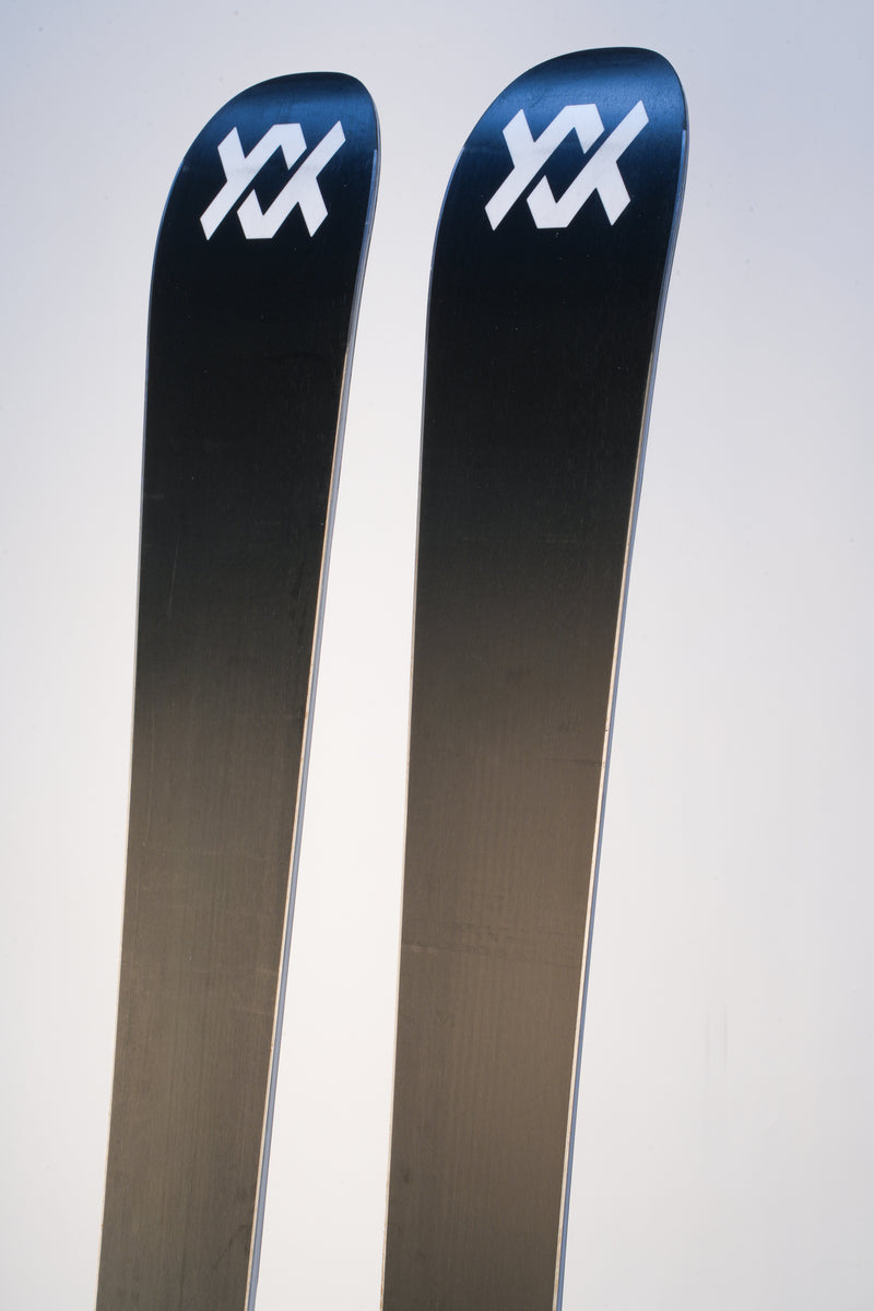 Load image into Gallery viewer, Volkl Women's 88 Mantra Flat Skis 2027
