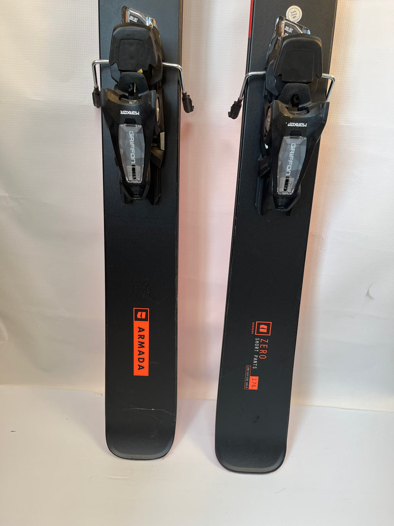 Demo Armada Zero Short Pants 176 w/ Marker Griffon 13 Demo
