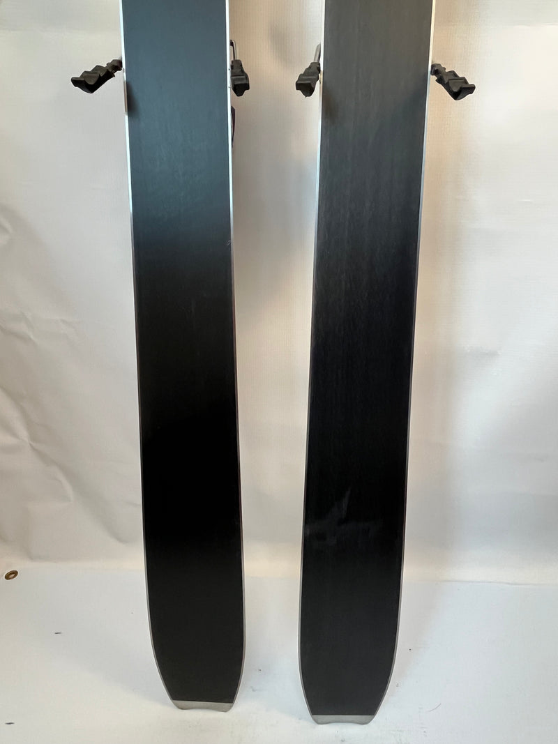 Load image into Gallery viewer, Demo WNDR Nocturn 88 184cm w/ Marker Griffon 13 Demo Bindings
