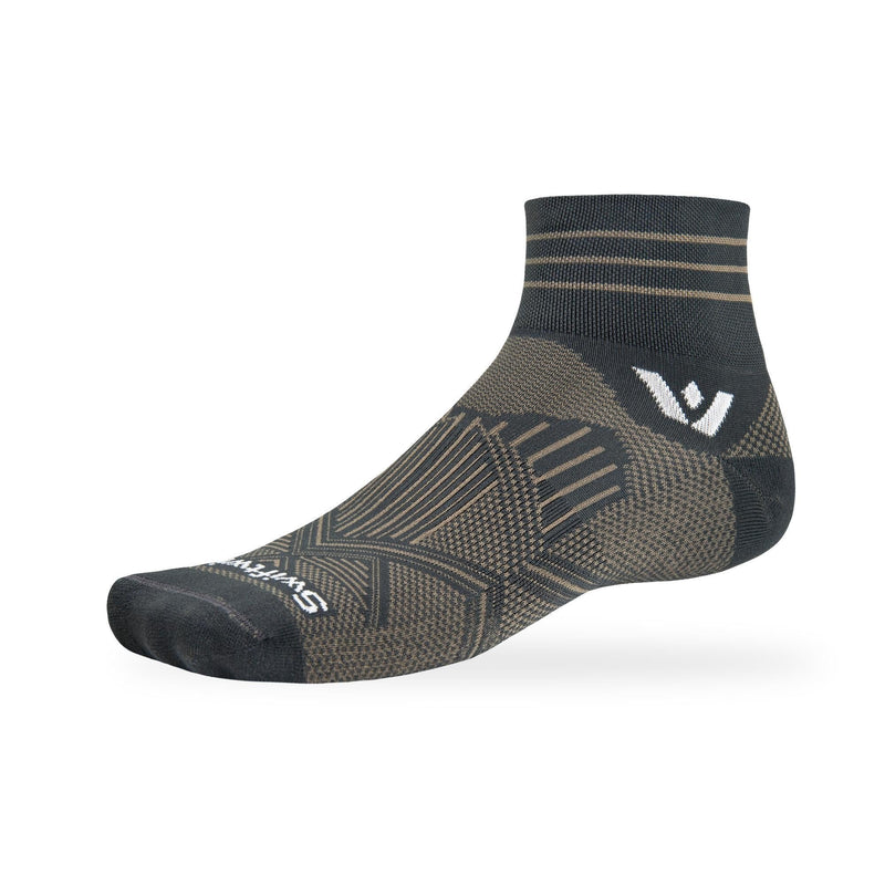 Load image into Gallery viewer, Swiftwick Aspire Quarter Crew
